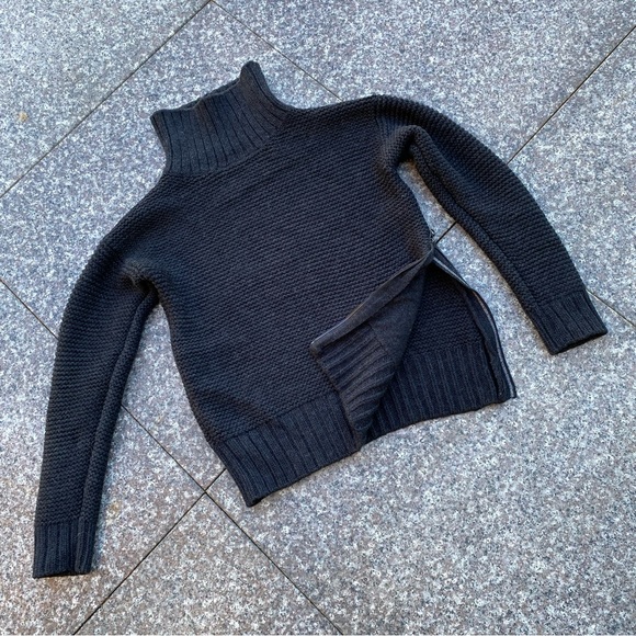 Lululemon merino wool sweater - Picture 1 of 10